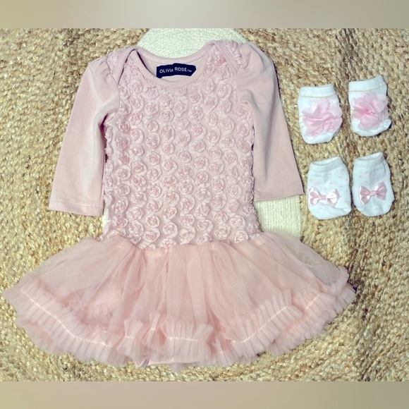 Olivia Rose - Rosette Tutu Dress Size 3/6 months (w/ 2 pairs sockettes) - Picture 5 of 7